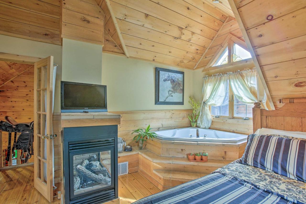 Resort Cabin With Fire Pit Golf, Hike And Play! Rothbury Kültér fotó