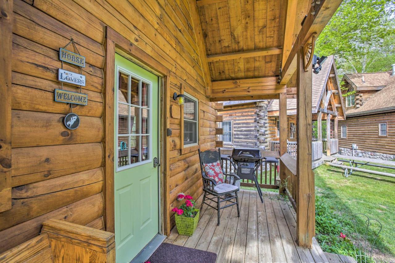 Resort Cabin With Fire Pit Golf, Hike And Play! Rothbury Kültér fotó
